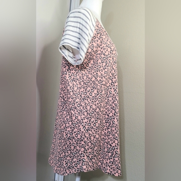 Honey Me Top, Size Medium, Short Raglan sleeves, light weight - Picture 2 of 6